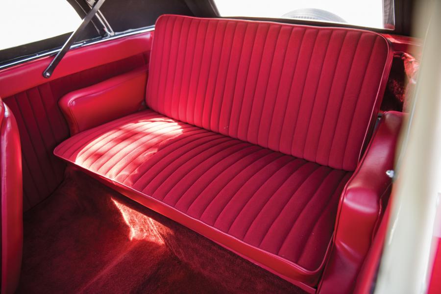 Интерьер Willys-Overland Jeepster Phaeton (VJ) 1950 года  (фото 5 из 17)